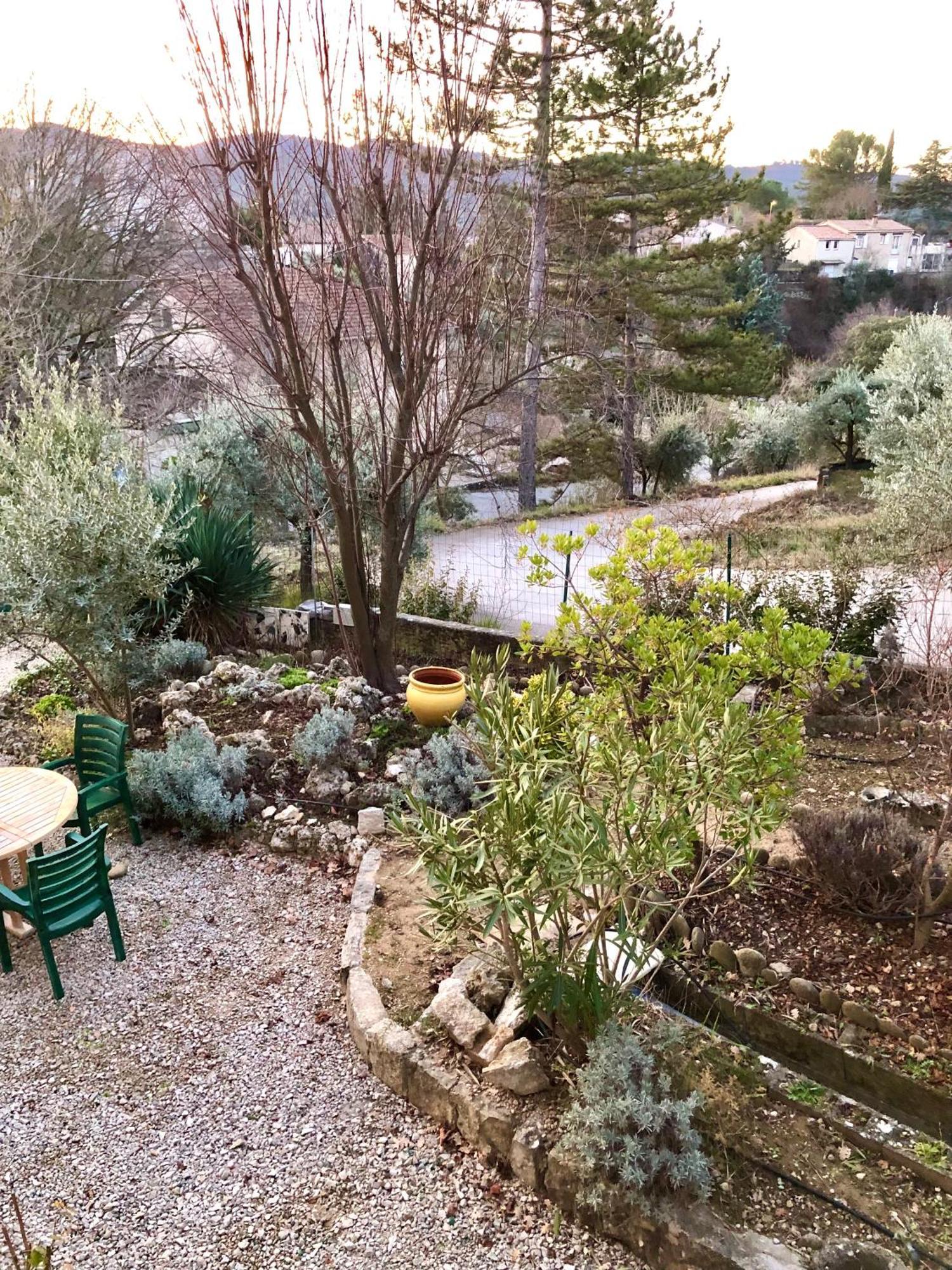 La Rocaille Du Chateau Greoux-les-Bains Luaran gambar